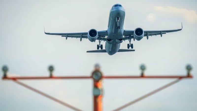 Two passenger jets collide at US airport