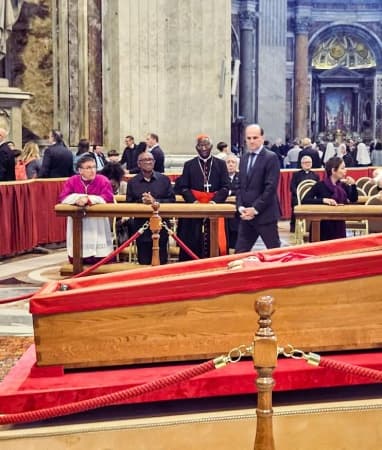 Obi storms Vatican to pay last respects to Pope Francis