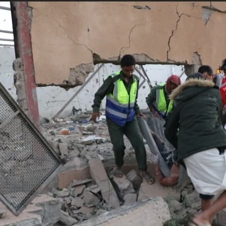 Several reported dead as US strikes prison holding African migrants in Yemen