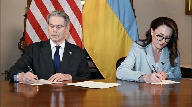 US and Ukraine sign long-awaited natural resources deal