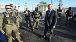 US mayor arrested in protest at migrant centre