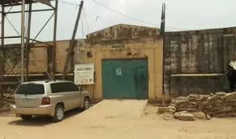 Fleeing Osun prison inmate arrested in Lagos