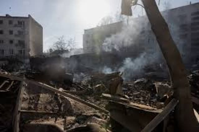 Moscow airports temporarily closed after Ukraine drone attacks