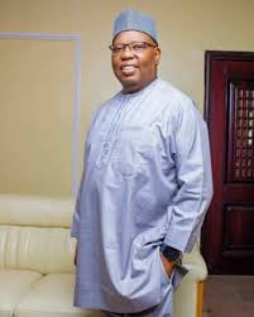 Ex-PDP Chieftain leads over 2,000 PDP and LP members to ADC in Lagos