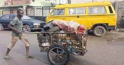 Lagos bans cart pushers from collecting waste