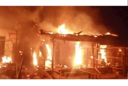 Fire razes store in Abuja popular mall