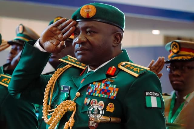 Kinsmen organise grand reception for former CDS, General Musa