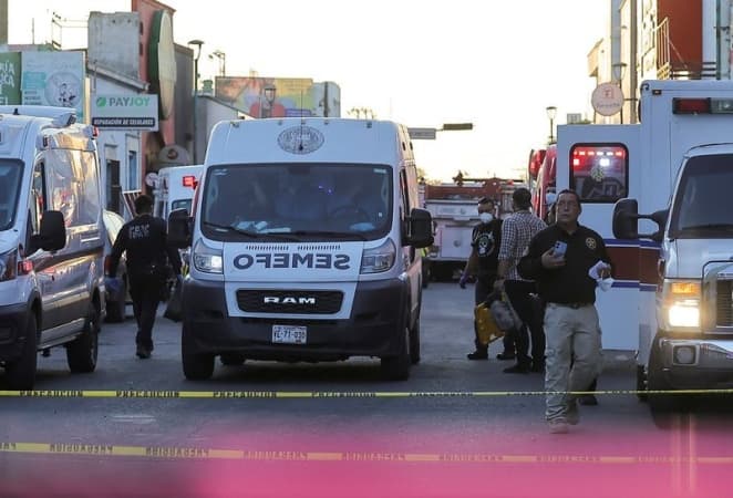 At least 23 killed in supermarket explosion in Mexico