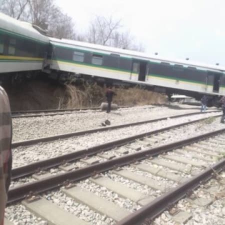 JUST IN: Train derails in Delta, two coaches pull off