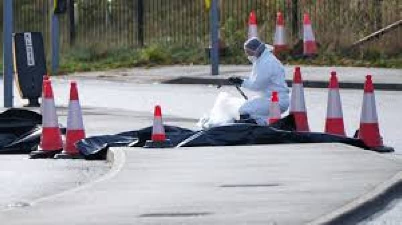 UK: 32-year-old man charged with 10 counts of attempted murder after train stabbing