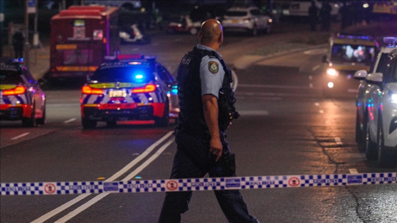 At least 16 killed in shooting at Sydney beach, police say