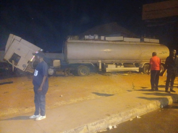Fuel tanker loses control, plunges into cars in Plateau