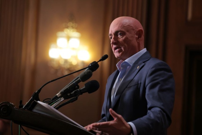 Pentagon moves to cut Sen. Mark Kelly’s military retirement pay as punishment over ‘illegal orders’ video
