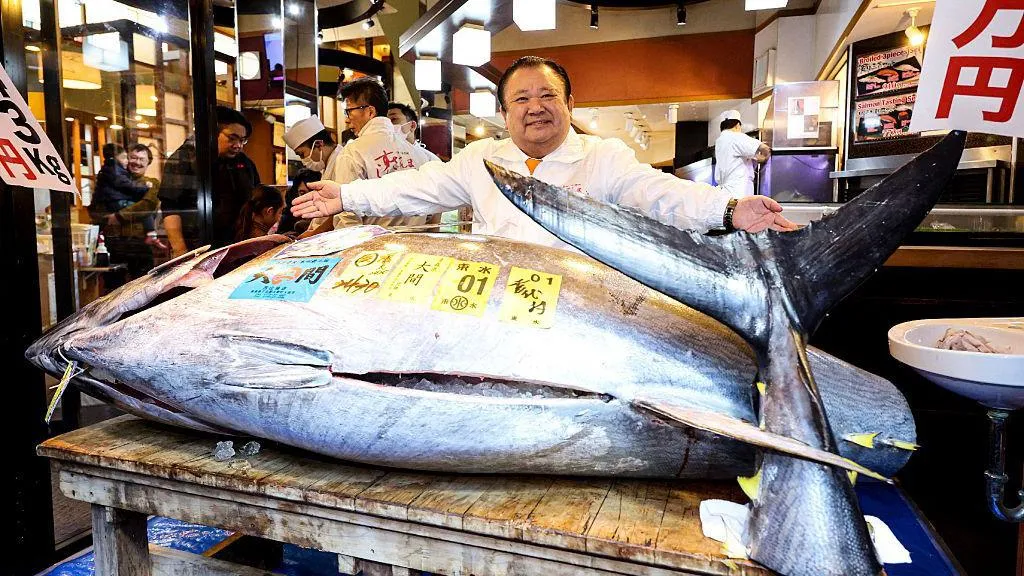 Bluefin tuna fetches record $3.2m at Tokyo auction