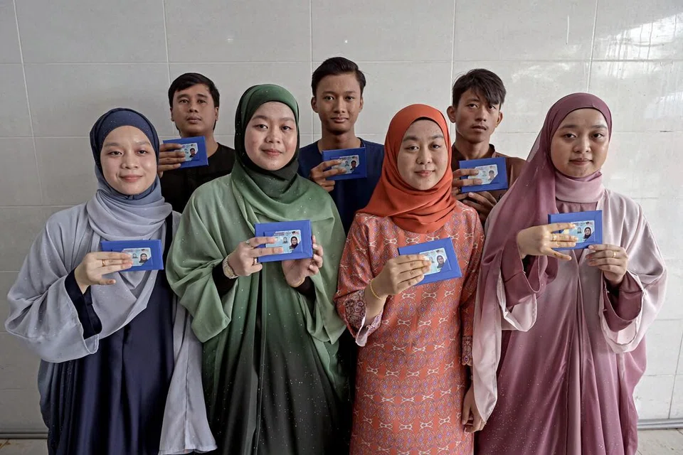7 Malaysian siblings finally get citizenship after relative’s DNA confirms family ties