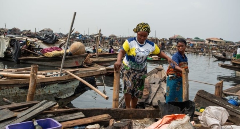 Lagos assembly meets with Makoko residents, asks ministries to stop demolition