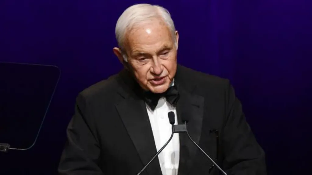 Billionaire Les Wexner tells US lawmakers he was 'naive' and 'conned' by Epstein