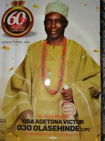 Traditional ruler rushed to hospital after attack by palace invader