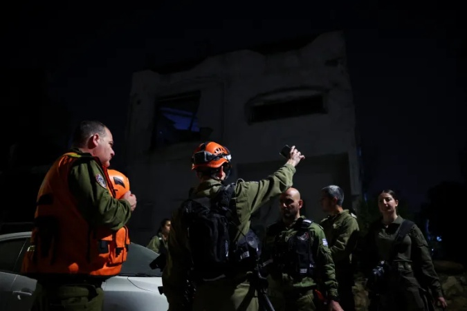 Frantic search for survivors as Iran shoots downs 2 US warplanes