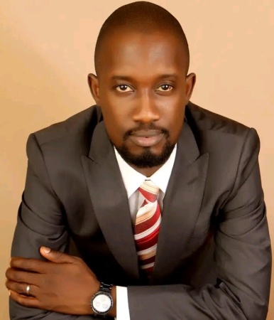 Deputy Senate President’s aide dumps APC, joins PDP