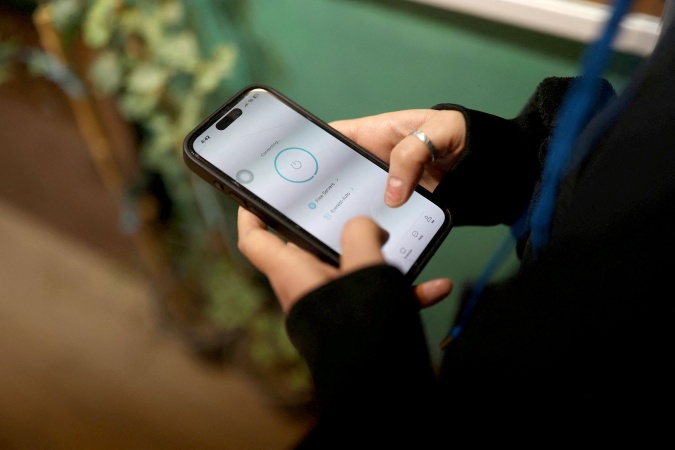 Iran’s two-tier internet access fuels anger and exposes cracks in the regime