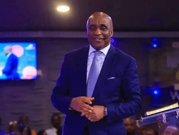 Pastor Ibiyeomie warns members against chewing gum in church