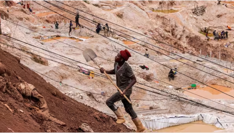 Landslide at Angola illegal gold mine kills 28