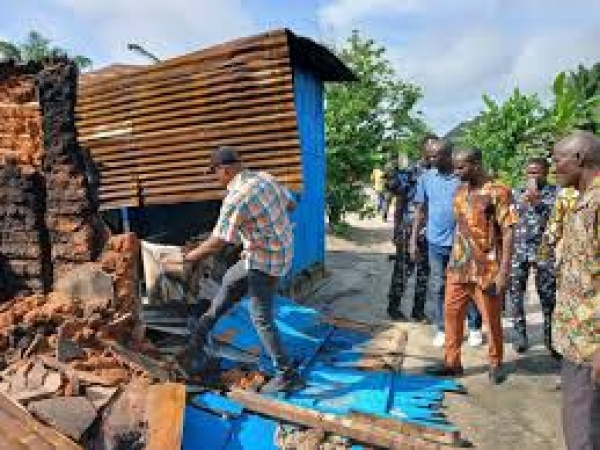 Houses razed as soldiers, police clash with Delta community youths