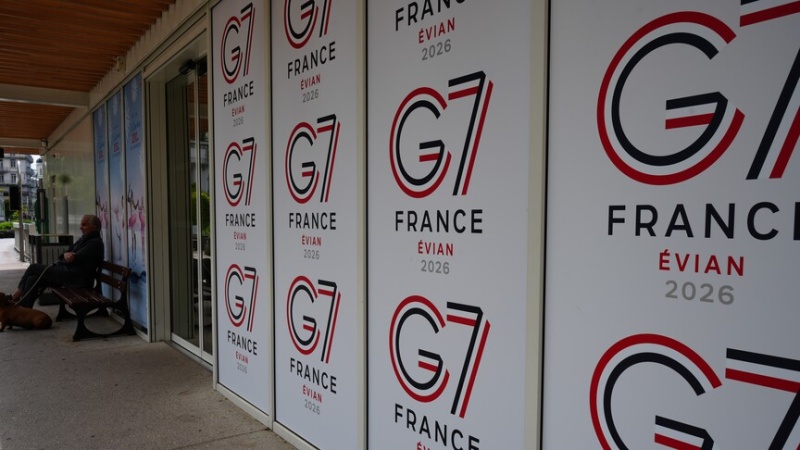 G7 leaders' summit begins in France with world leaders discussing global issues