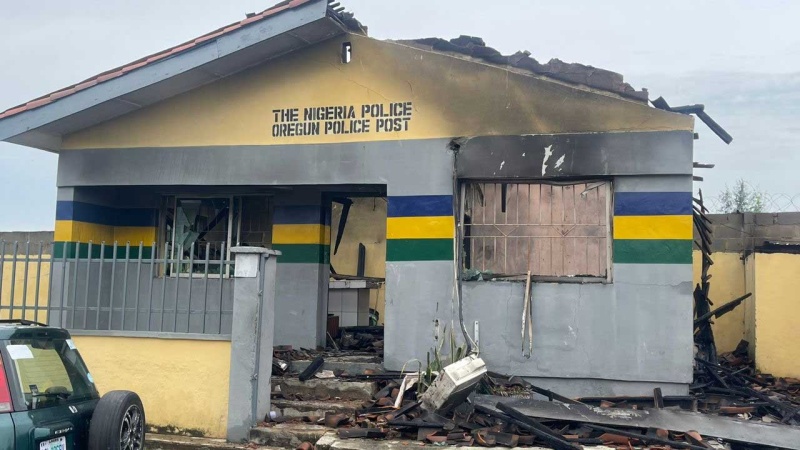 Ekiti: Police station burnt after cop allegedly shoots boy dead