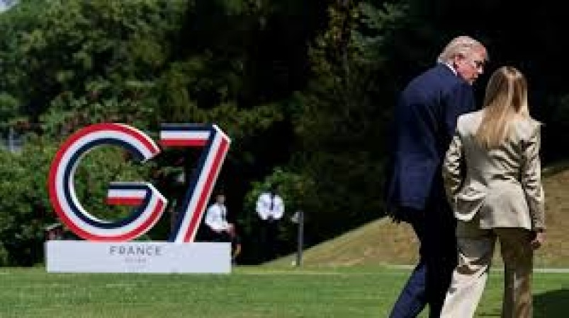 Trump doubles down on feud with Italian Prime Minister Meloni, insisting she asked for G7 photo