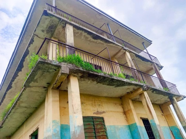 Anambra community raises alarm over dilapidated two-storey school building, calls for urgent govt intervention