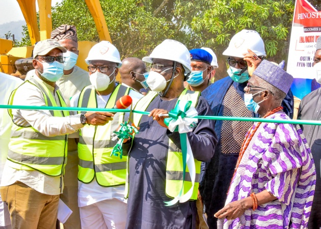 Fayemi flags off construction of 1,000 rural roads in Ekiti - News ...